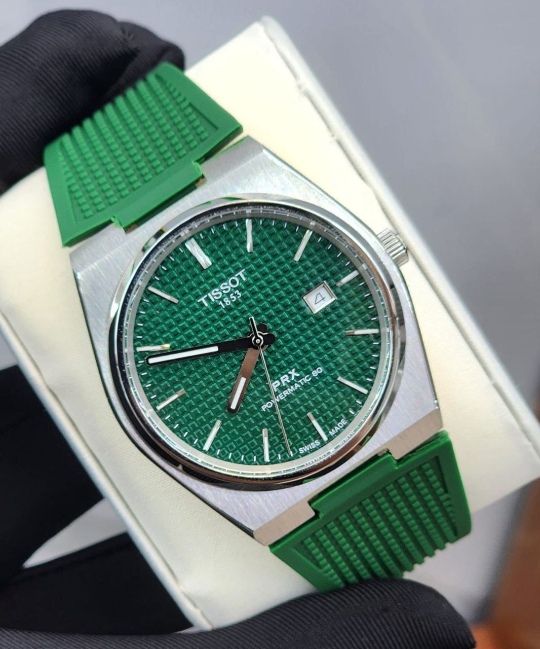 الكلاسيكية TISSOT ساعة